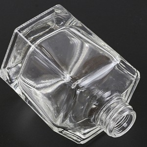 reed glass diffuser bottle